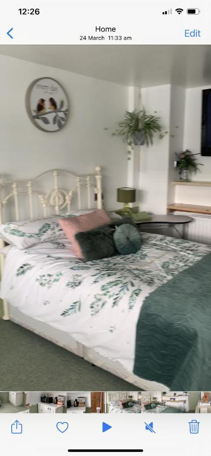 Barrs Court Beds Panzió Warmley Kültér fotó